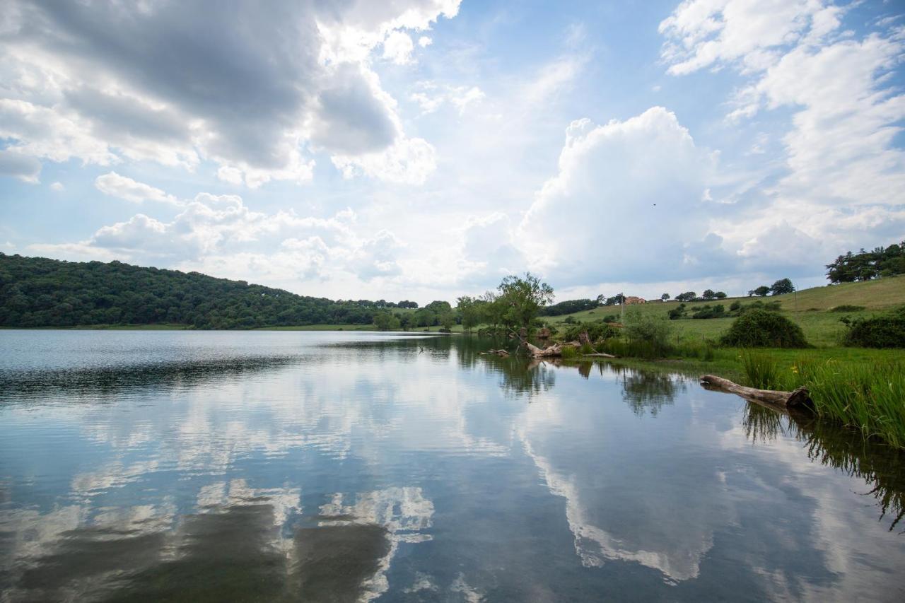 Agriturismo Lago Di Mezzano Valentano Экстерьер фото