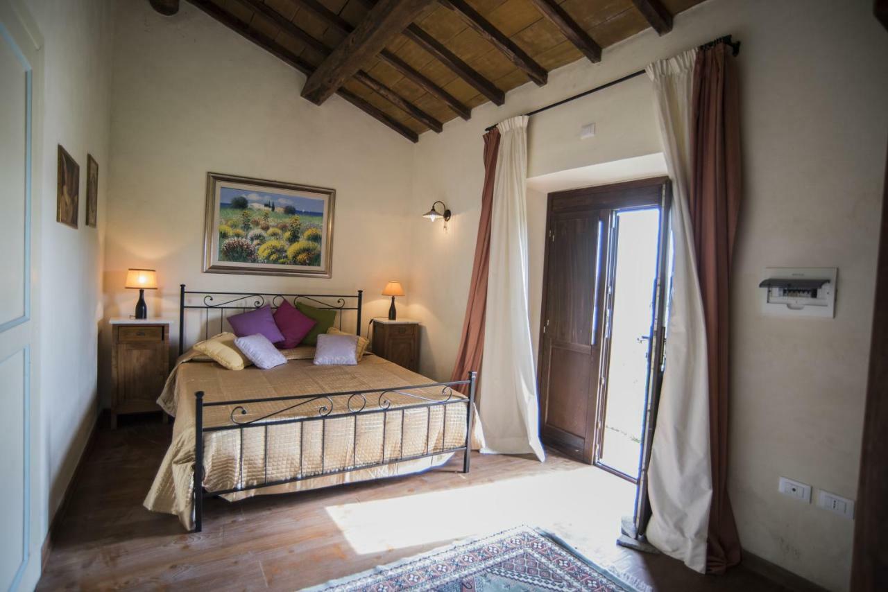 Agriturismo Lago Di Mezzano Valentano Экстерьер фото
